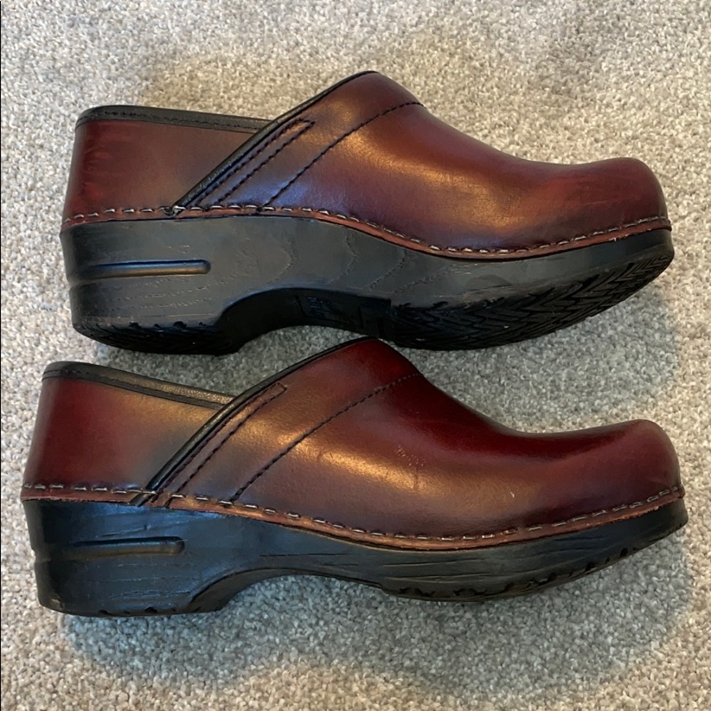 Dansko clogs burgundy wine leather